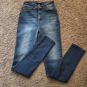 Fashion Nova Highwaisted Jeans Size 7/8